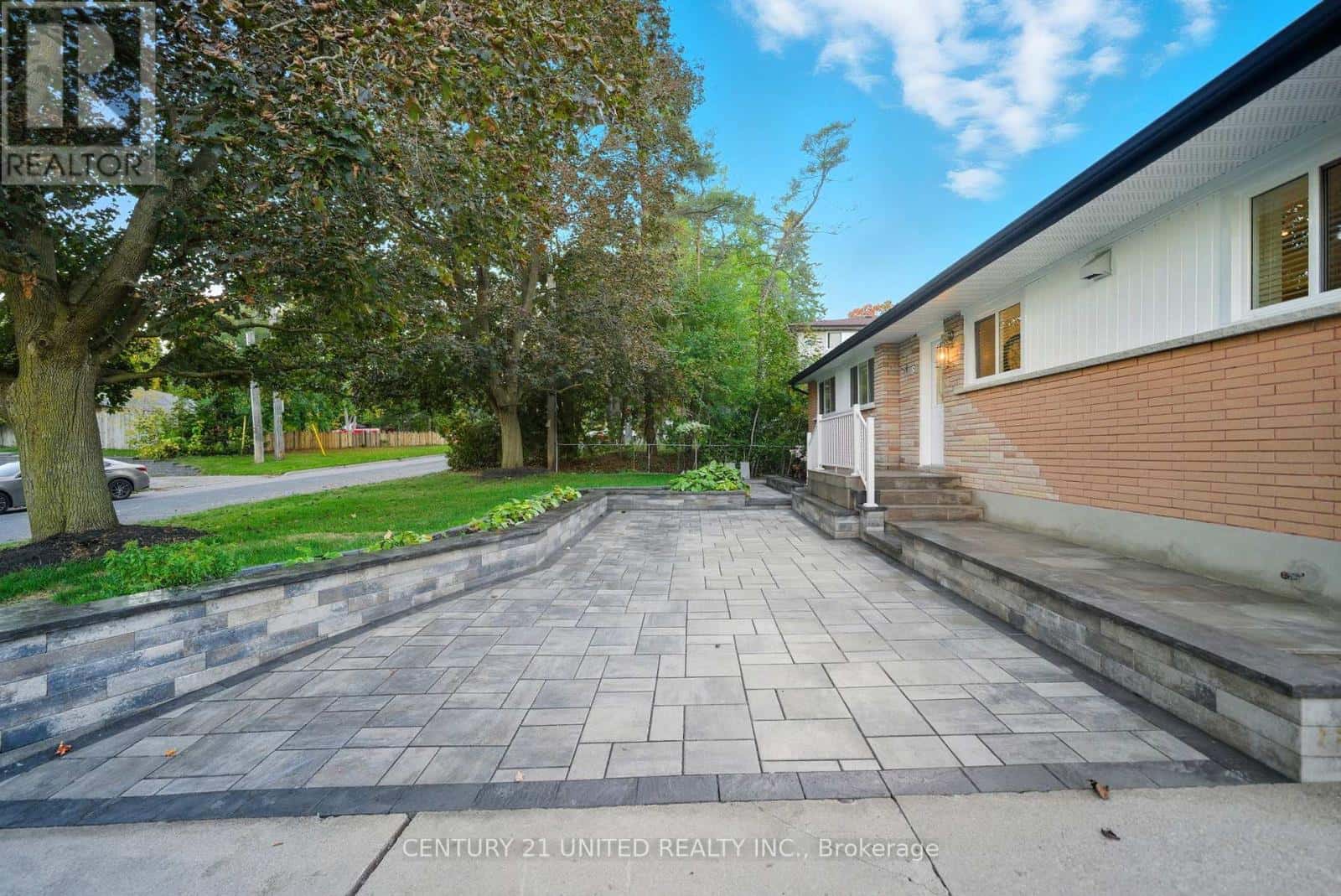 5 FERNDALE AVENUE — Peterborough (Monaghan Ward 2), Ontario - Photo 4 of 50