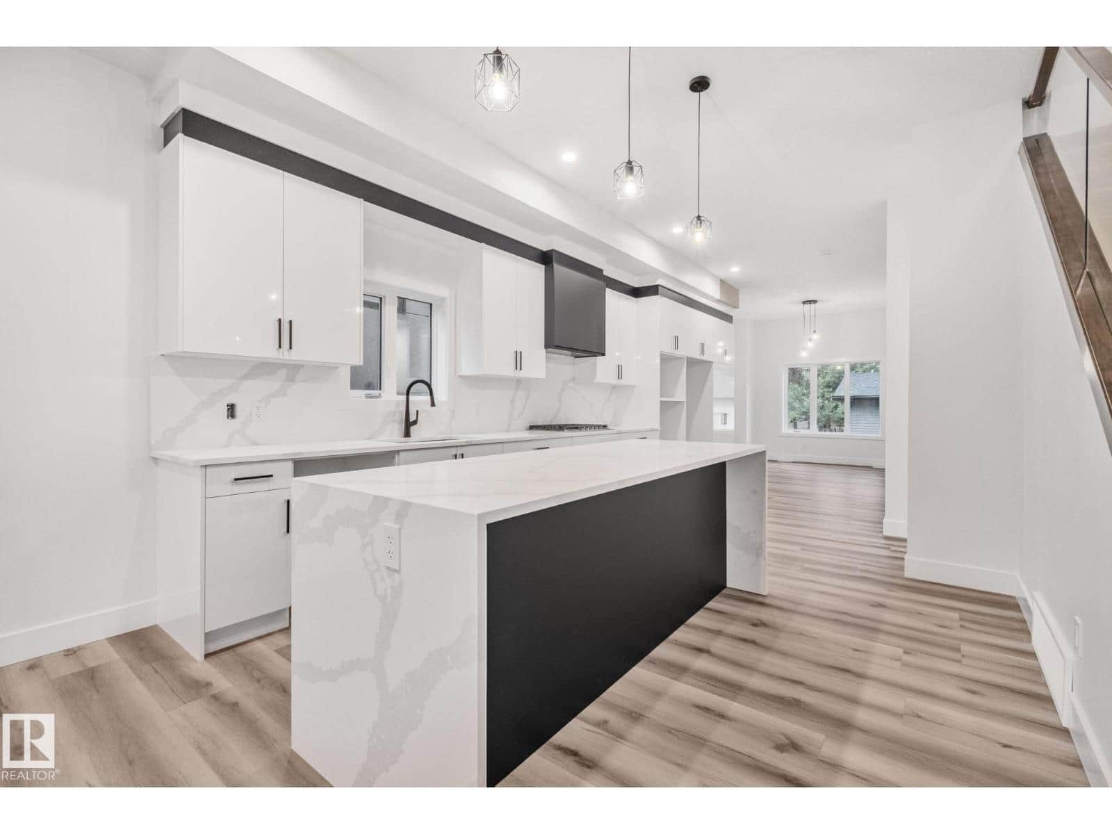 11032 128 ST NW - Photo 4 of 52, Edmonton, Alberta