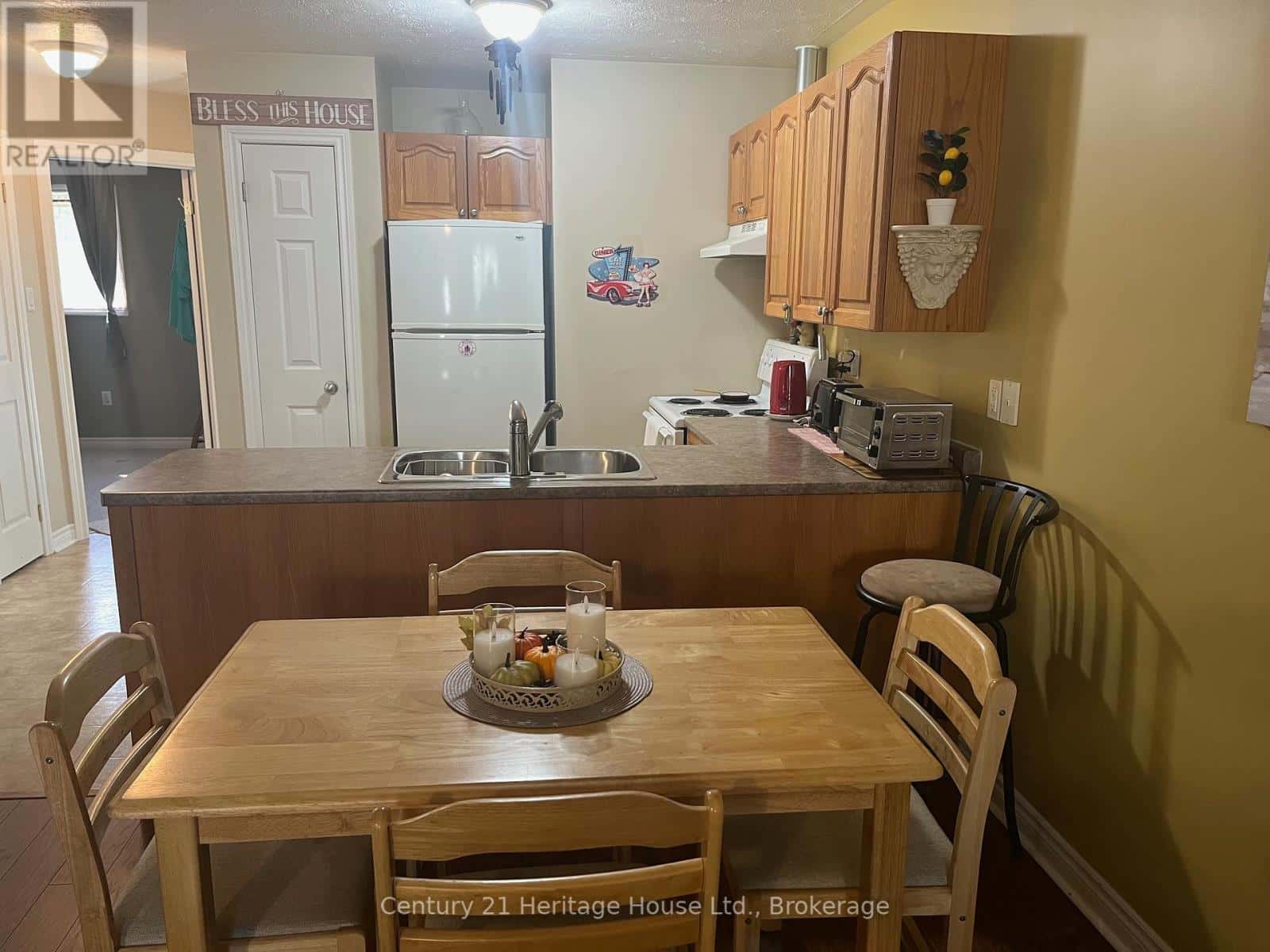 2-302 PARK STREET W — West Grey, Ontario - Photo 4 of 24