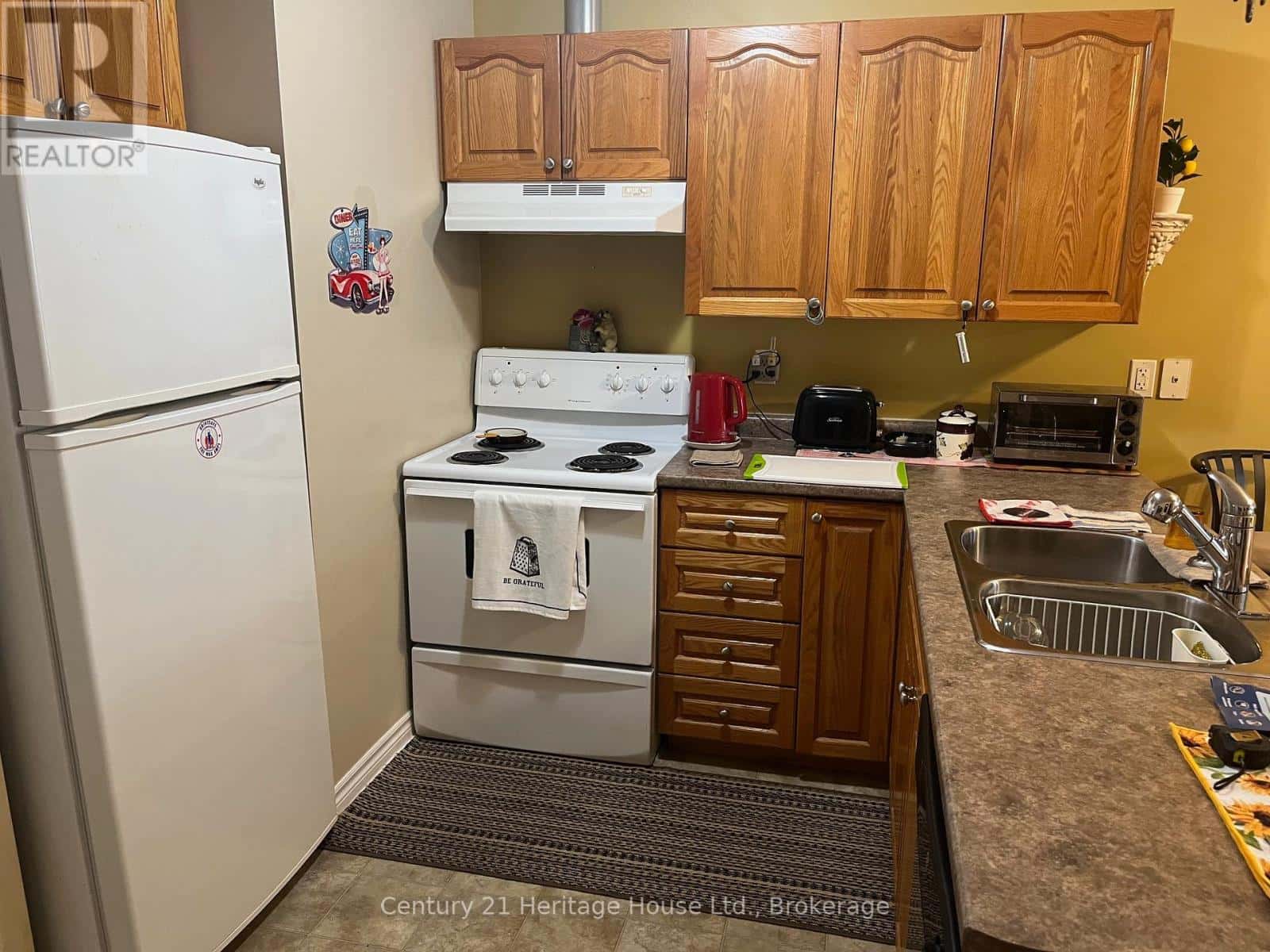 2-302 PARK STREET W — West Grey, Ontario - Photo 5 of 24