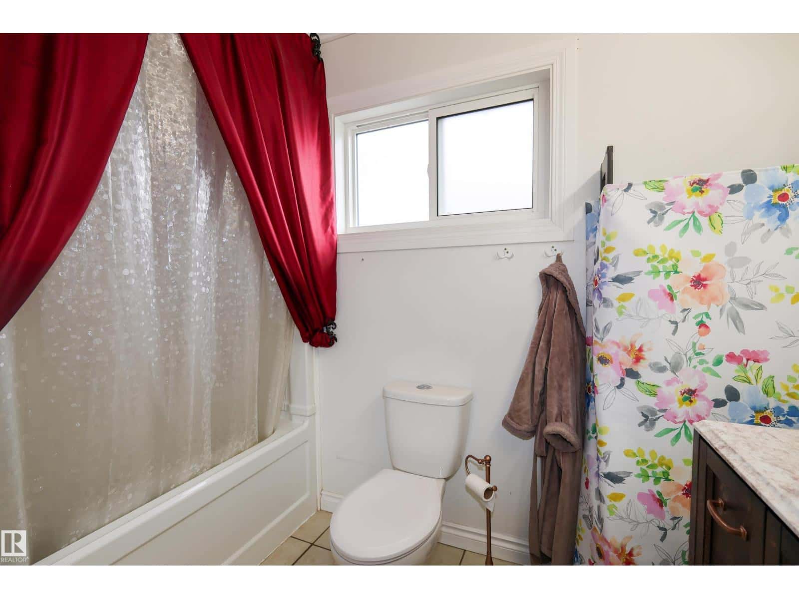 5109 50 AV — Legal, Alberta - Photo 5 of 21