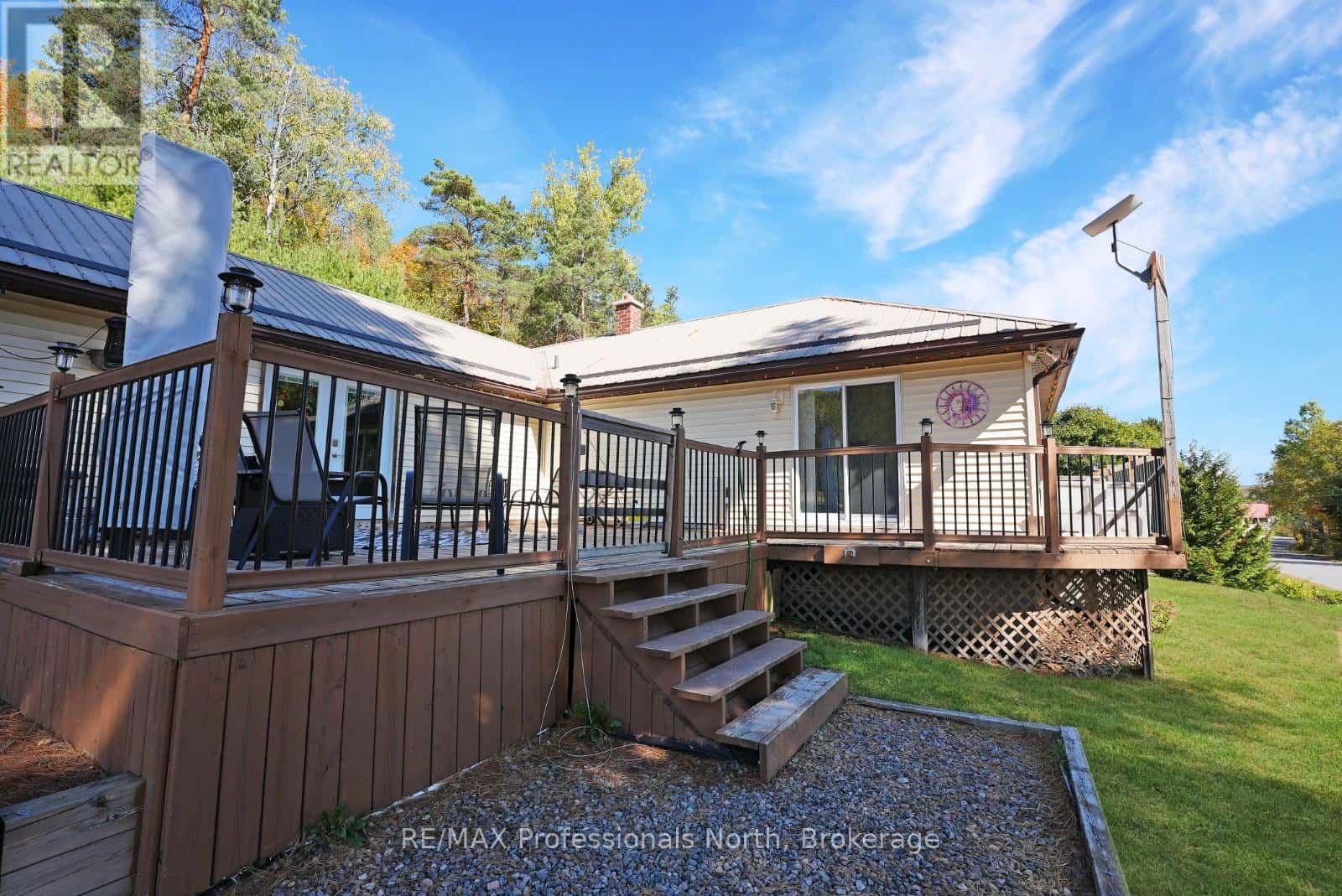 1123 HARCOURT ROAD — Dysart et al (Harcourt), Ontario - Photo 2 of 40