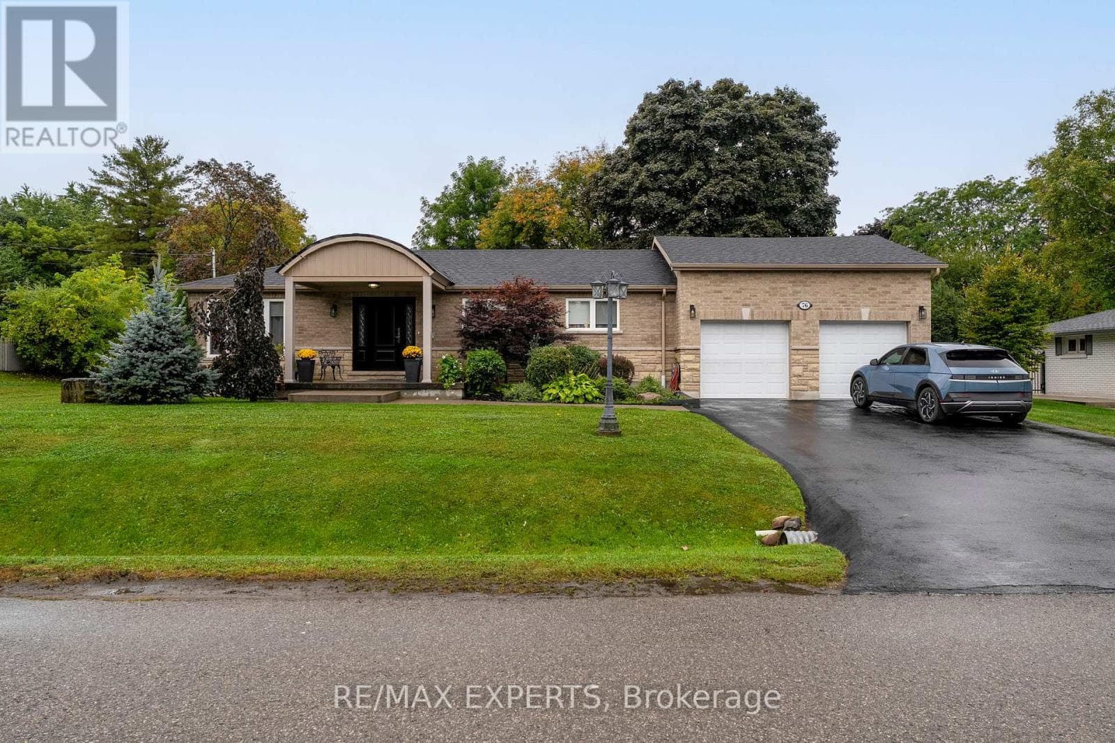 76 BACHLEY CRESCENT — King (Pottageville), Ontario - Main photo