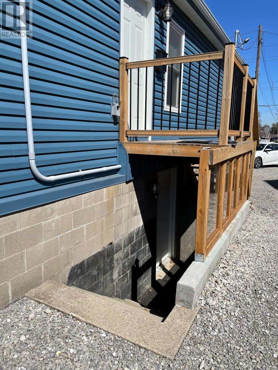 LOWER - 176 QUEENSDALE AVENUE — Hamilton (Centremount), Ontario - Photo 3 of 12