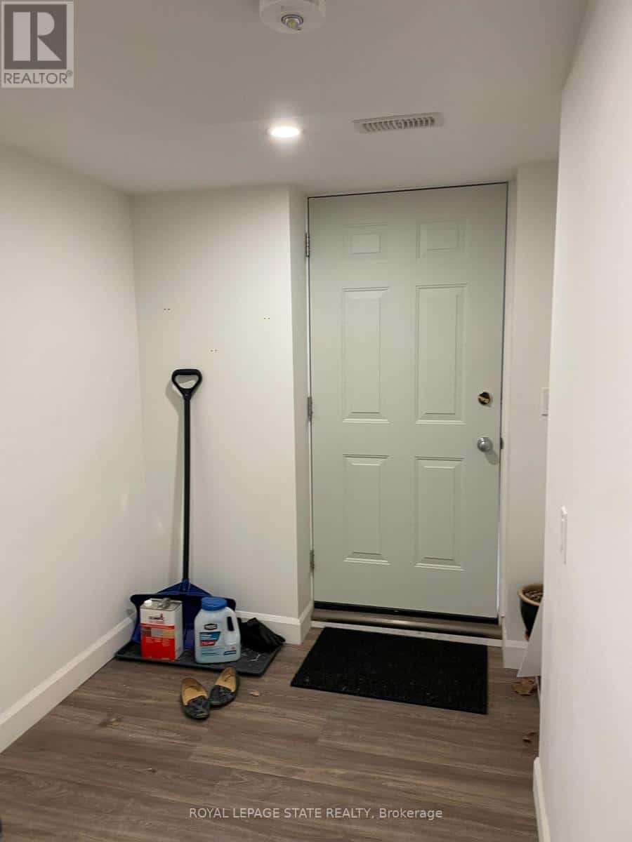 LOWER - 176 QUEENSDALE AVENUE — Hamilton (Centremount), Ontario - Photo 4 of 12