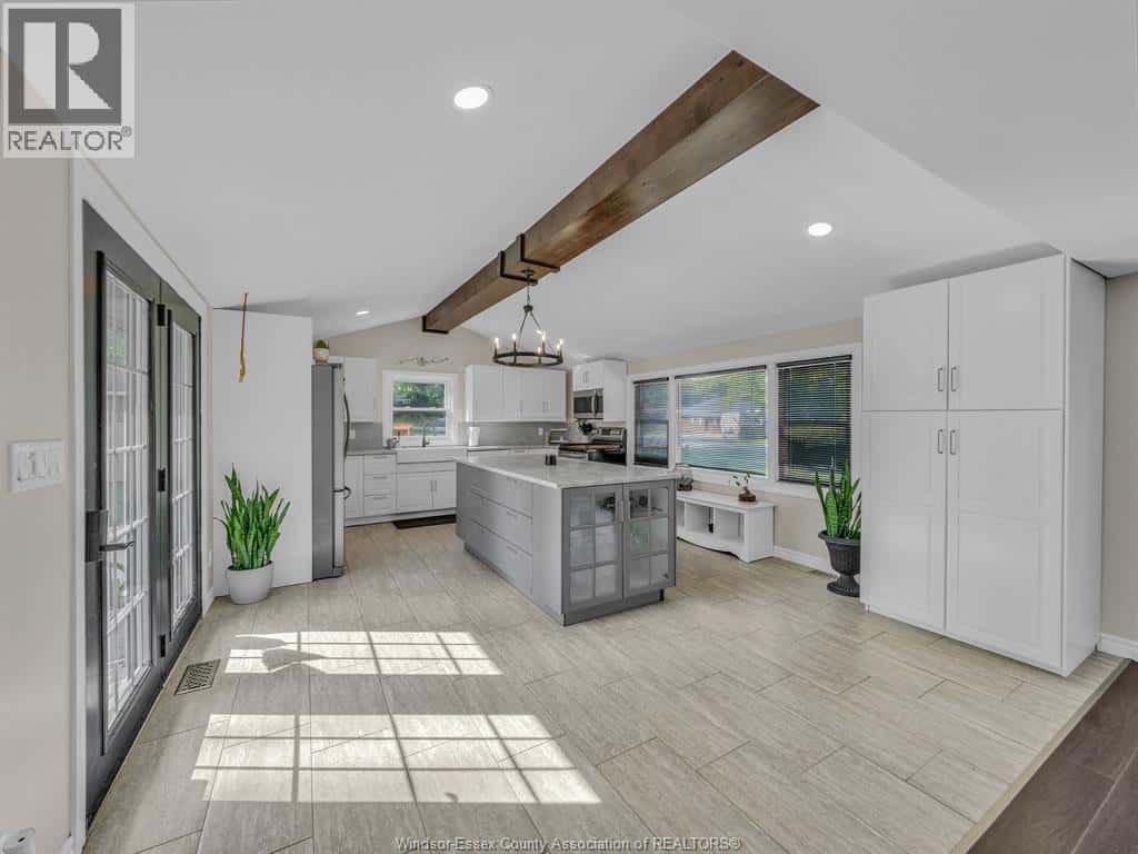 320 MAPLE STREET — Stoney Point, Ontario - Photo 5 of 46