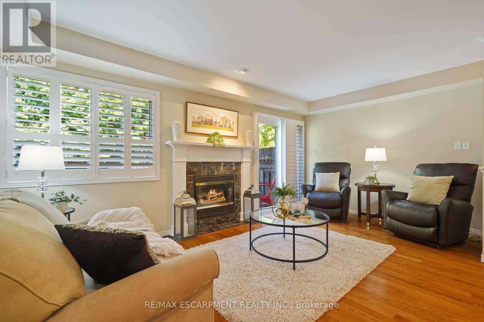 43 FAIRWOOD PLACE W — Burlington (Bayview), Ontario - Photo 5 of 32