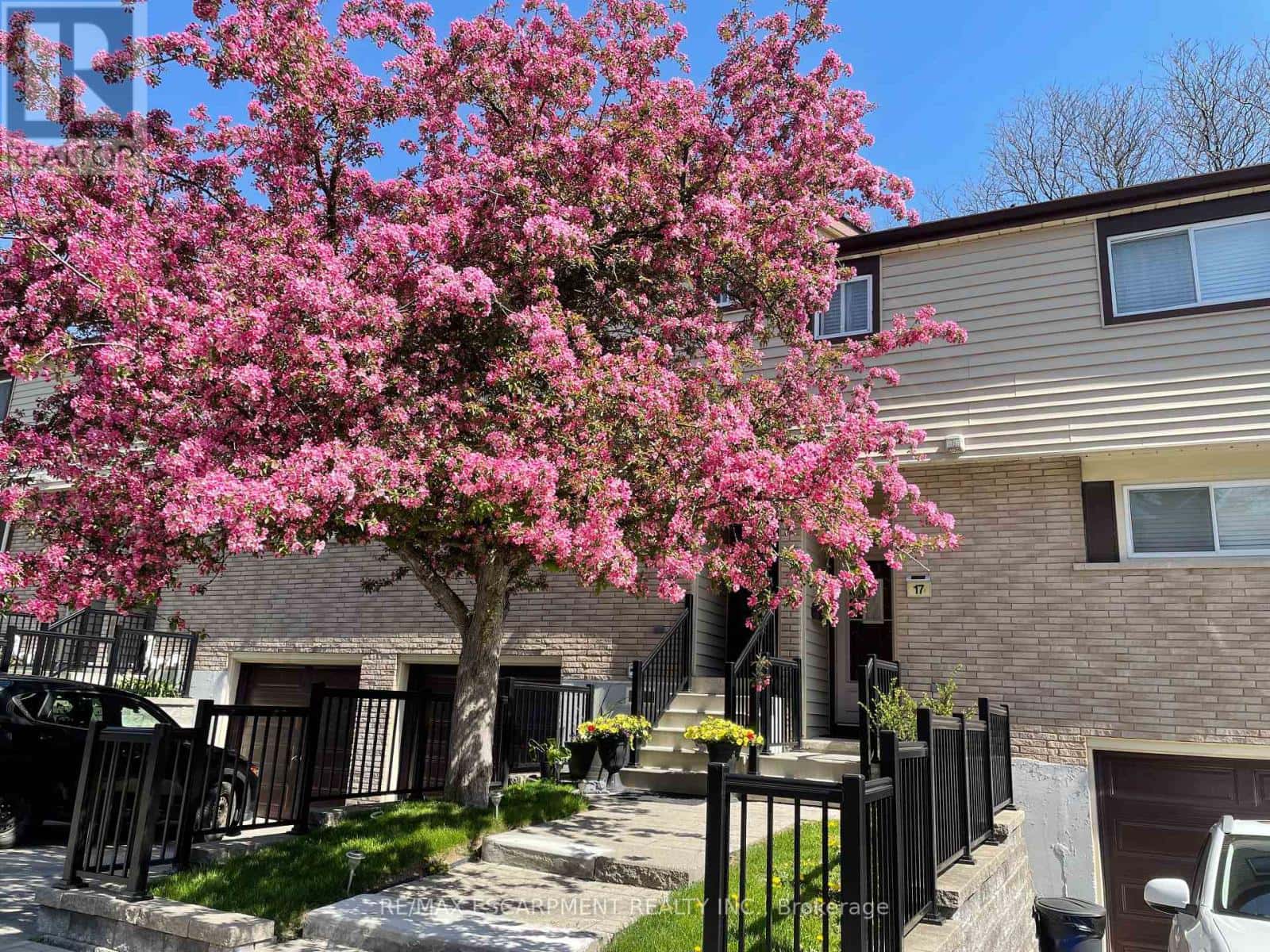 1550 GARTH Street 17