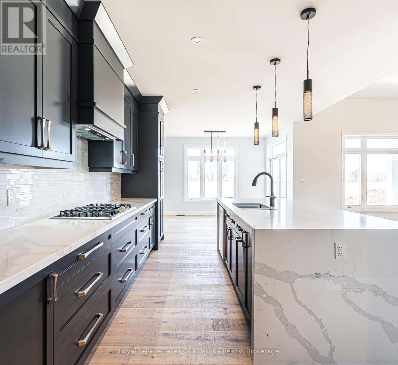 21 HENRY BALL COURT — Oro-Medonte (Warminister), Ontario - Photo 4 of 25