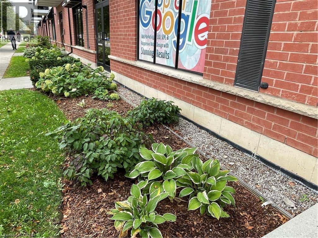 170 ROCKHAVEN Lane Unit# 112 — Waterdown, Ontario - Photo 4 of 20