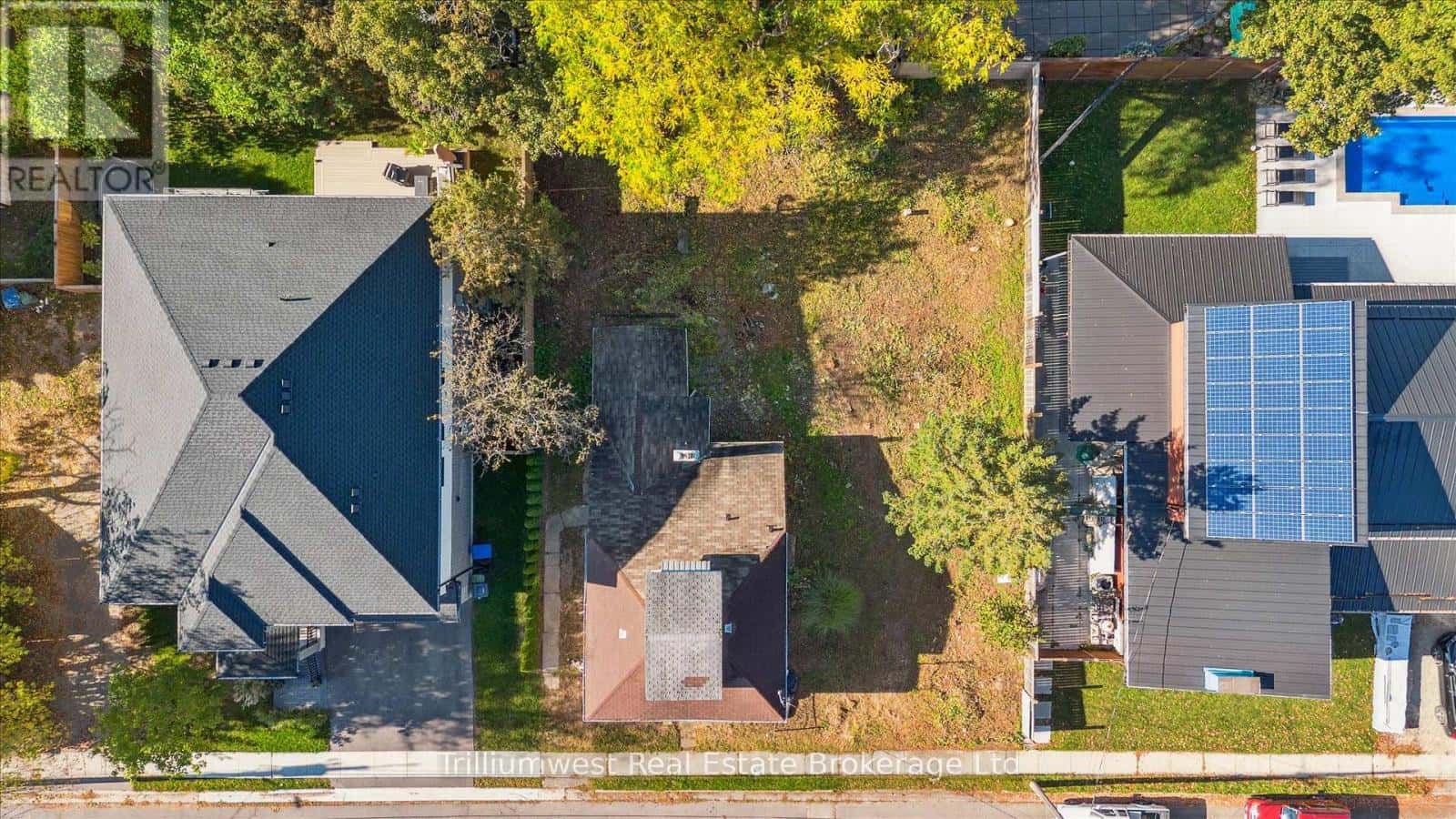 18 JANE STREET — Guelph (St. George's), Ontario - Photo 4 of 10