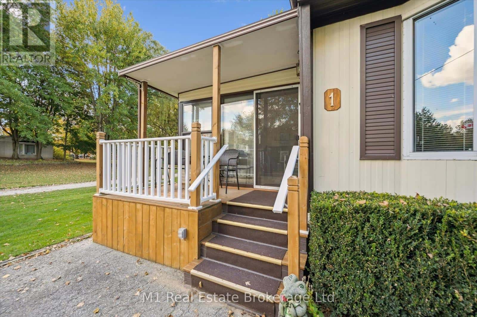 1 GRAND VISTA DRIVE — Wellington North, Ontario - Photo 2 of 44