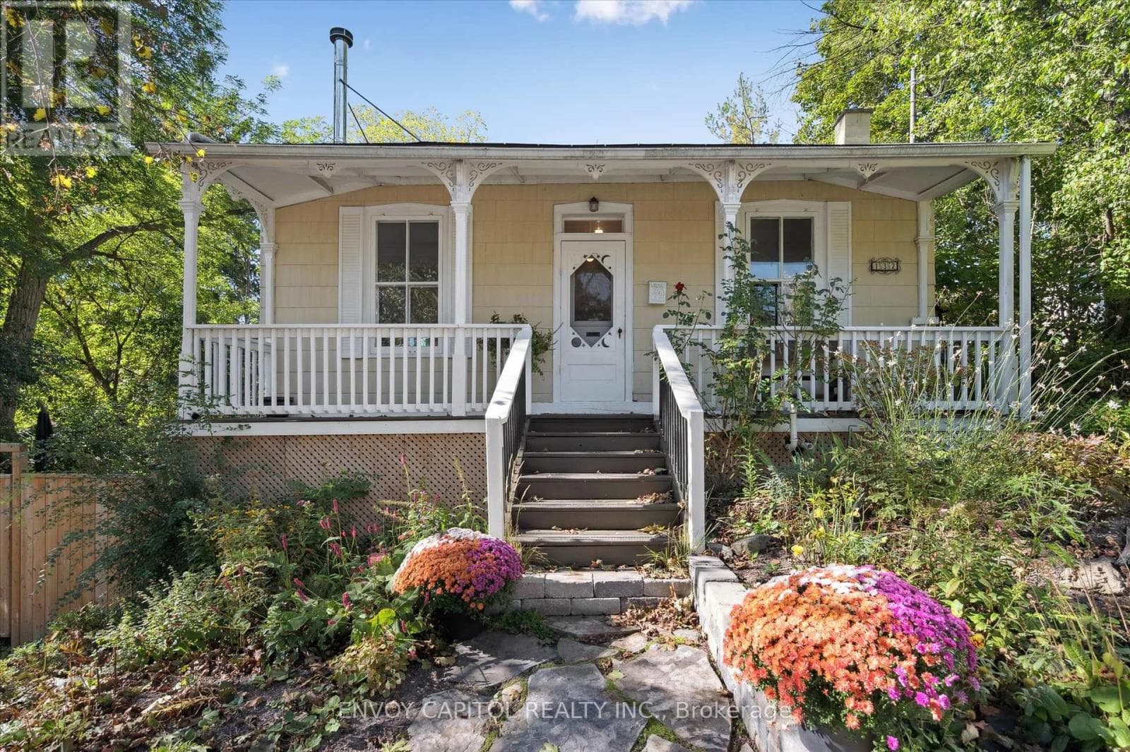 132 NORWICH STREET E — Guelph (General Hospital), Ontario - Main photo