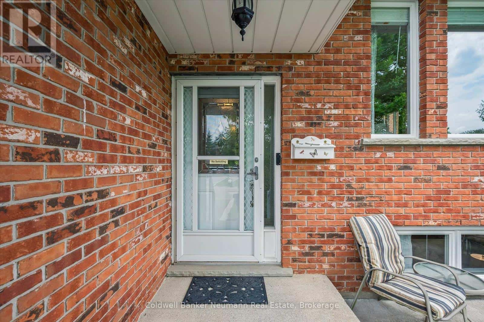 21 OLD COLONY TRAIL — Guelph (Kortright Hills), Ontario - Photo 3 of 33