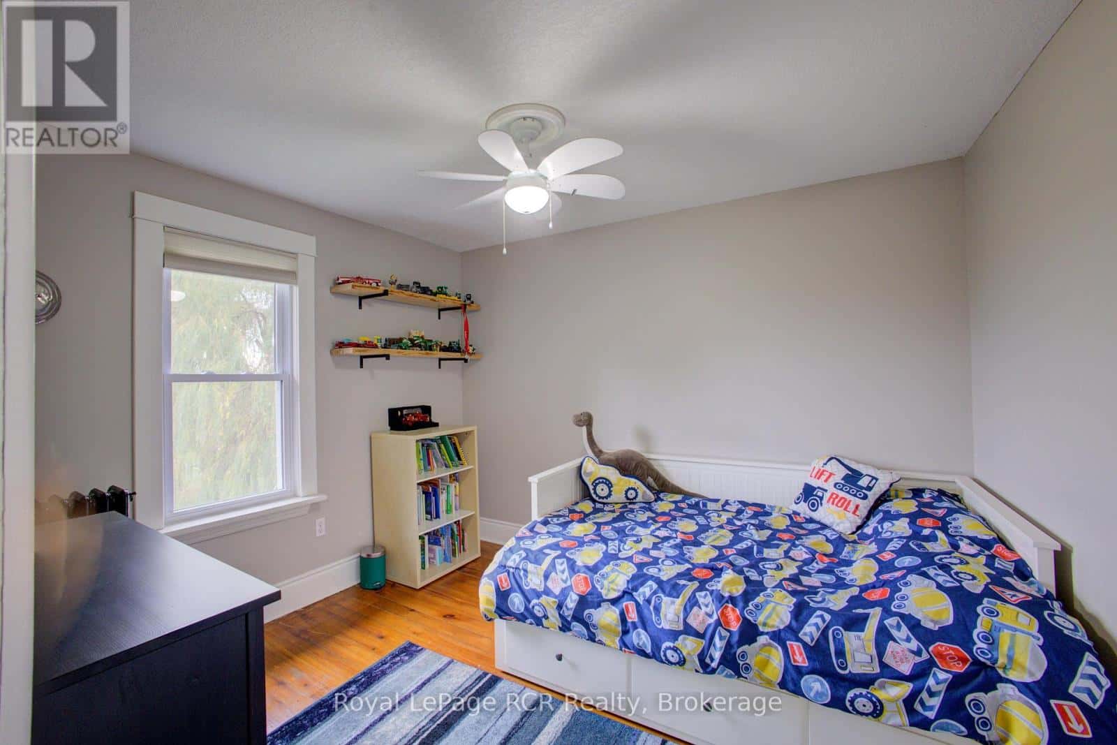 8220 8 LINE — Wellington North, Ontario - Photo 4 of 50