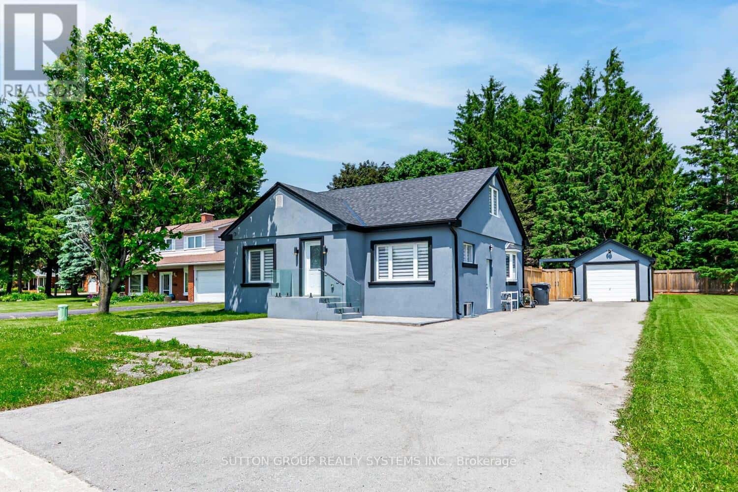 18493 HURONTARIO STREET — Caledon (Caledon Village), Ontario - Photo 2 of 39