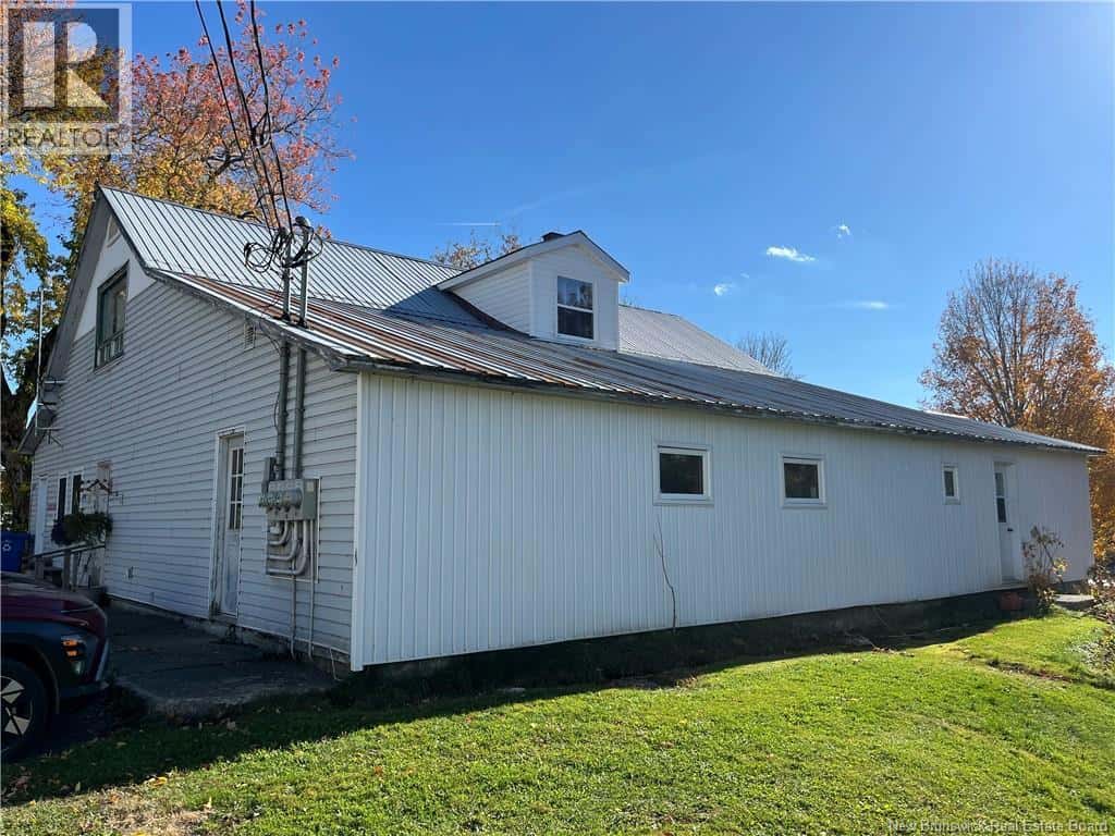 8574 Route 107 — Glassville, New Brunswick - Photo 3 of 10