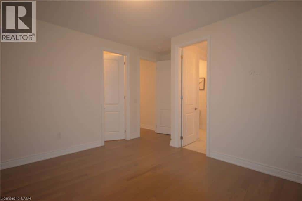 81 SETTLERS Crescent — Bradford, Ontario - Photo 3 of 25