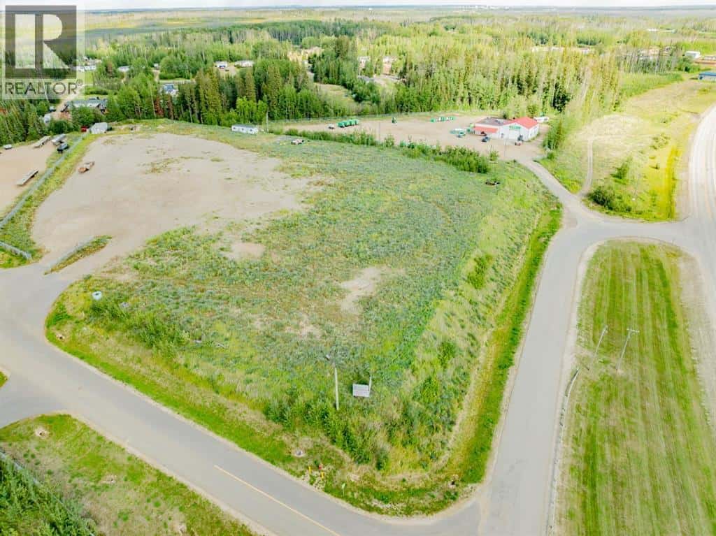 117 Oak Court — Anzac, Alberta - Photo 2 of 5