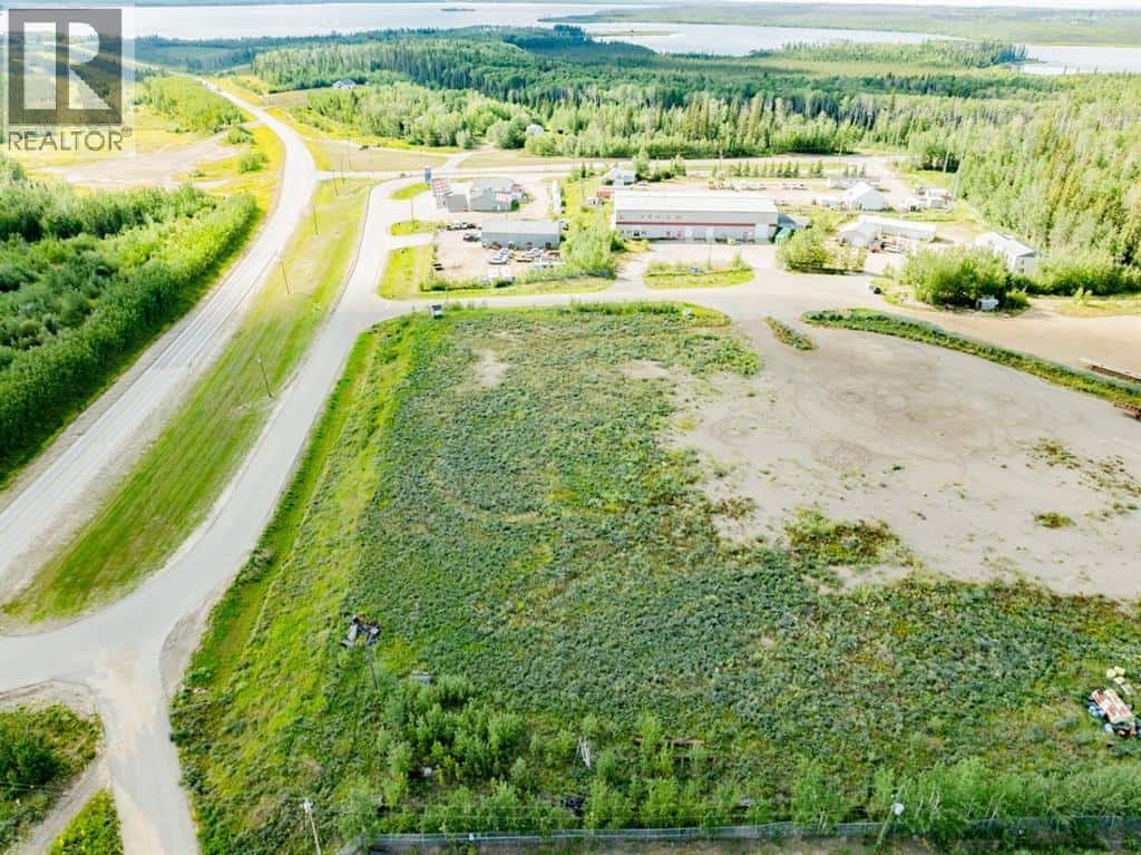 117 Oak Court — Anzac, Alberta - Photo 4 of 5