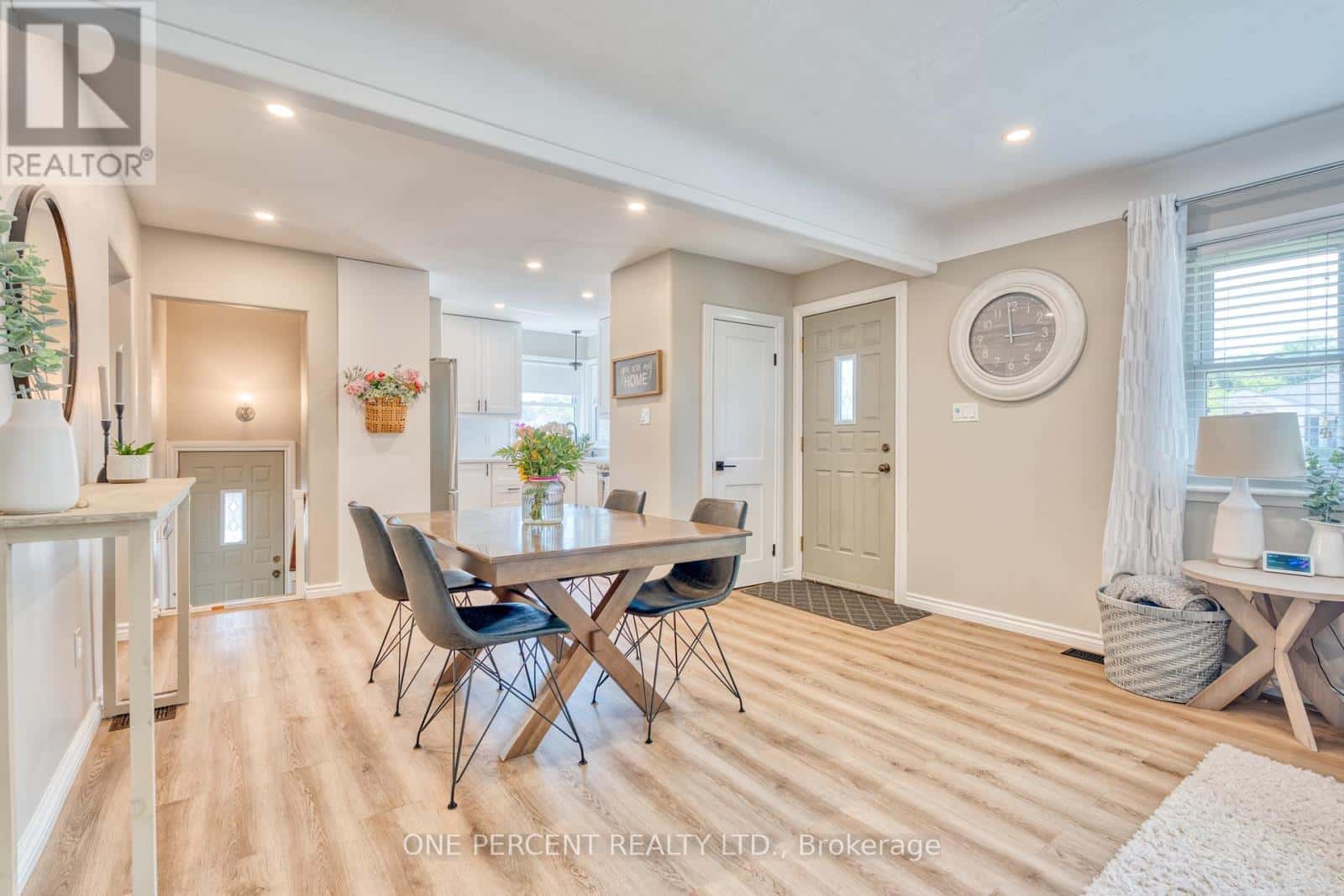 309 EAST 45TH STREET — Hamilton (Hampton Heights), Ontario - Photo 3 of 31