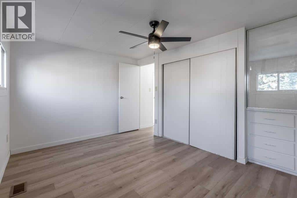 313 Noble Street — Barons, Alberta - Photo 2 of 26