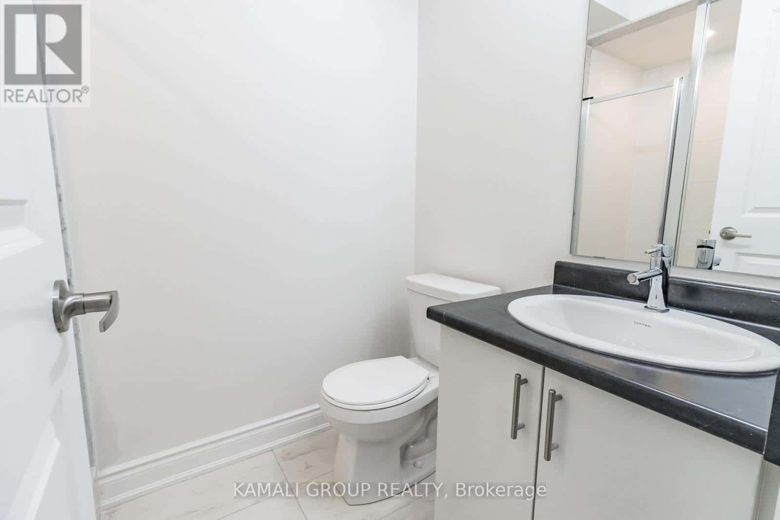 UPPER - 3 WILD ROSE GARDENS — Toronto (Rustic), Ontario - Photo 3 of 21