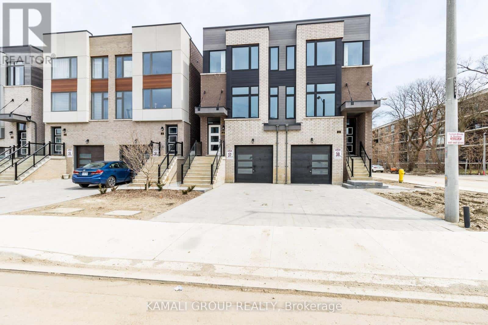 UPPER - 3 WILD ROSE GARDENS — Toronto (Rustic), Ontario - Photo 4 of 21