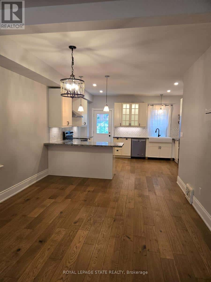 22 BURLINGTON STREET E — Hamilton (North End), Ontario - Photo 5 of 16