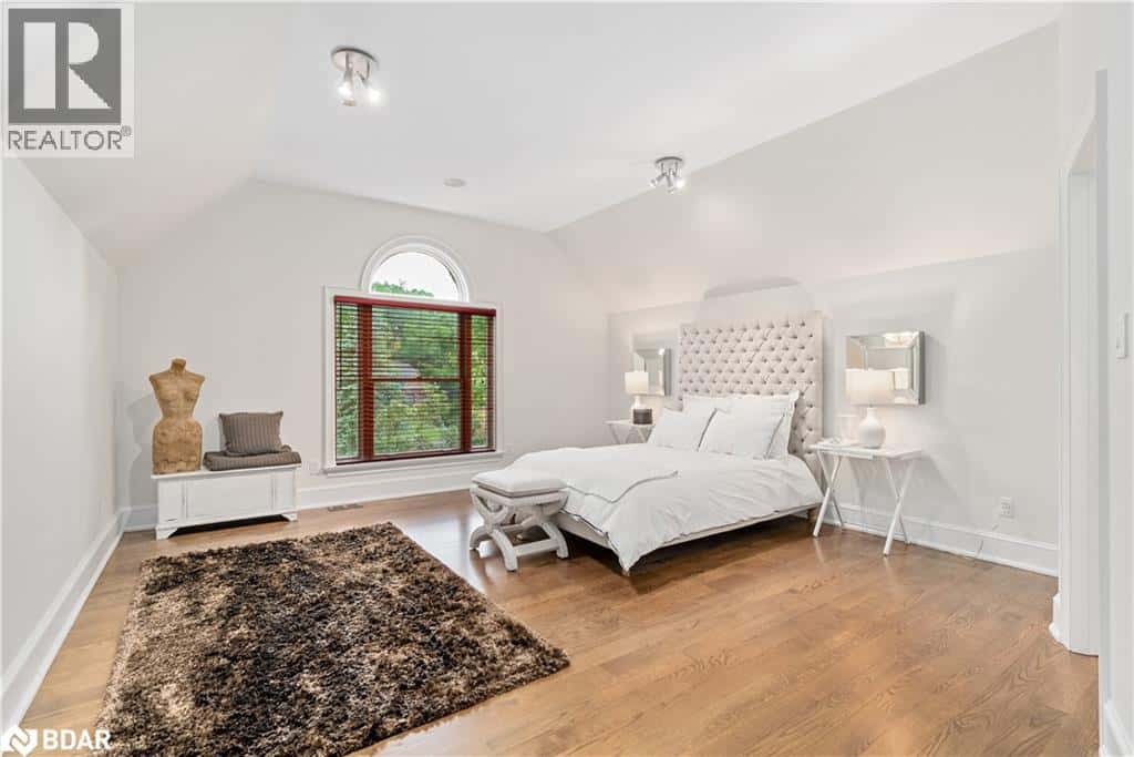 6 MIDVES Court — Midhurst, Ontario - Photo 2 of 50