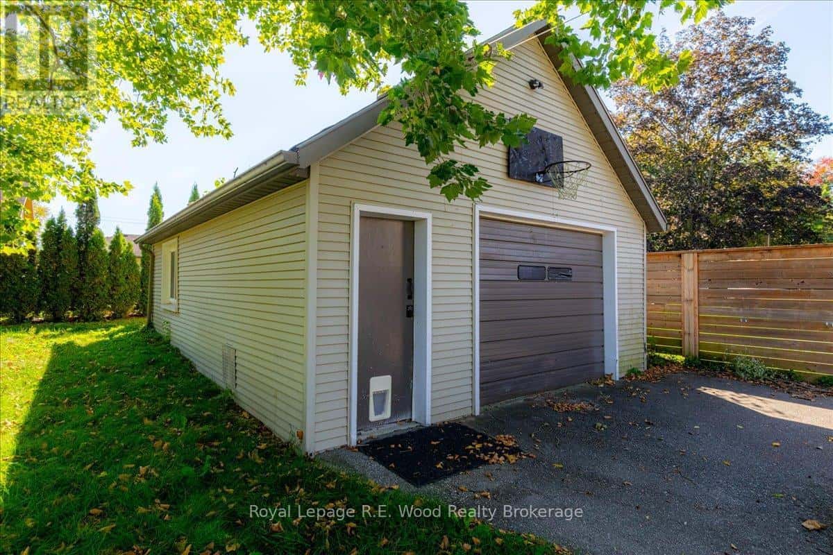 71 NORTH STREET W — Norwich (Otterville), Ontario - Photo 5 of 32