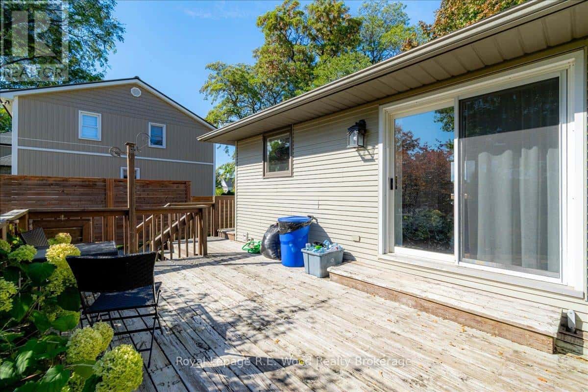 71 NORTH STREET W — Norwich (Otterville), Ontario - Photo 3 of 32