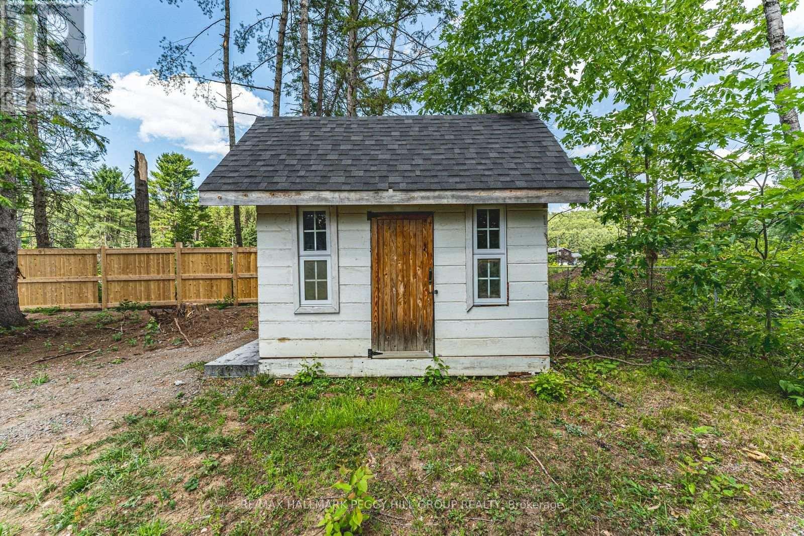 24B BUCK HILL ROAD — Hastings Highlands (Monteagle Ward), Ontario - Photo 4 of 22