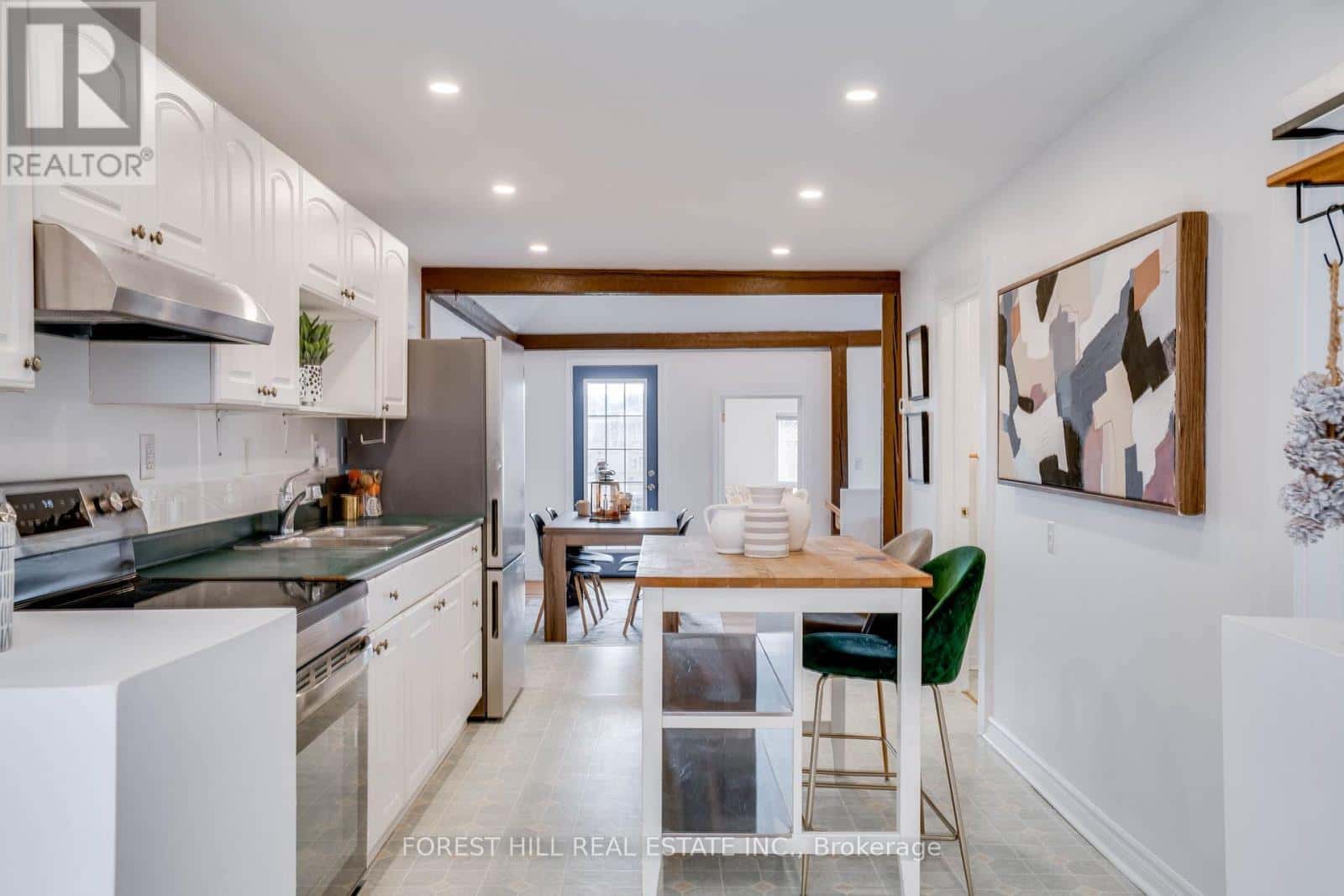 4053 OLD DUNDAS STREET — Toronto (Lambton Baby Point), Ontario - Photo 3 of 42