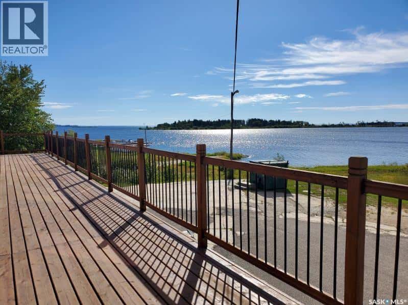 303 La Ronge AVENUE — La Ronge, Saskatchewan - Photo 4 of 10