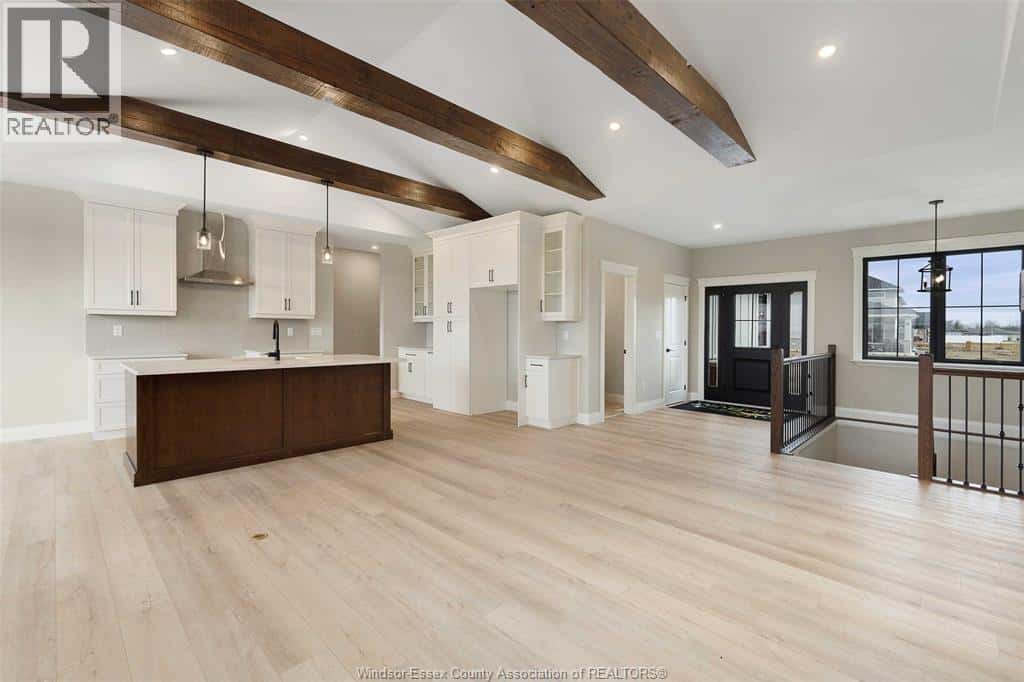 4438 BELMONT — Comber, Ontario - Photo 3 of 44