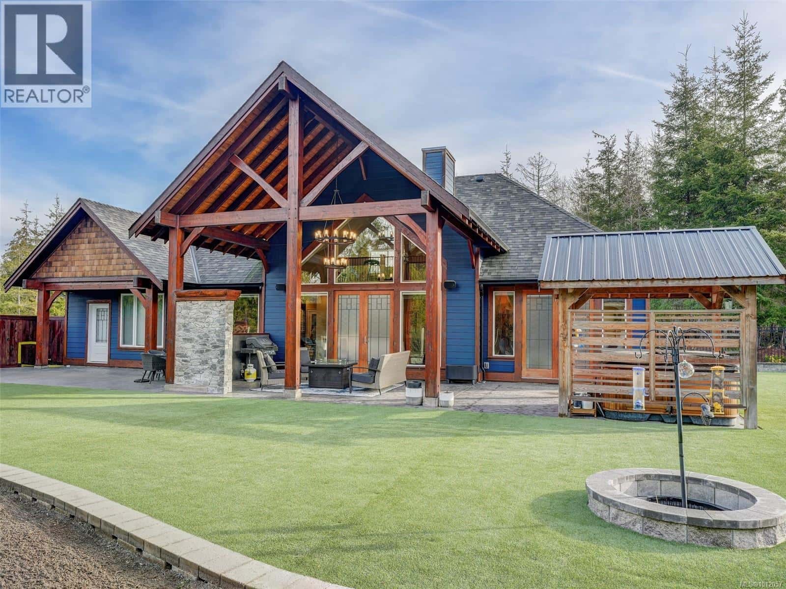 2640 Timber Ridge Rd — Shawnigan Lake, British Columbia - Photo 3 of 65