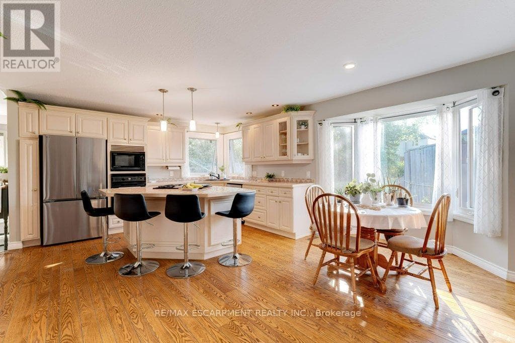 37 WEST AVENUE — Hamilton (Winona), Ontario - Main photo