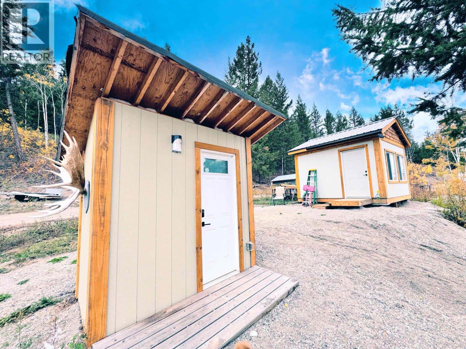 6656 NORTH SHORE HORSE LAKE ROAD — Horse Lake, British Columbia - Photo 4 of 26