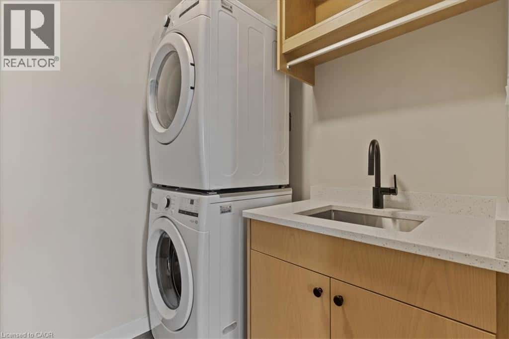 79 KENTON Street — Mitchell, Ontario - Photo 3 of 37