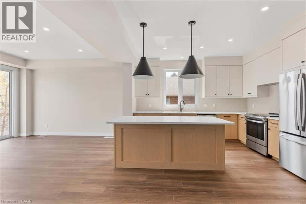 79 KENTON Street — Mitchell, Ontario - Photo 4 of 37