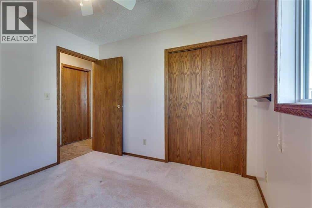 433 Regal Crescent — Trochu, Alberta - Photo 3 of 50