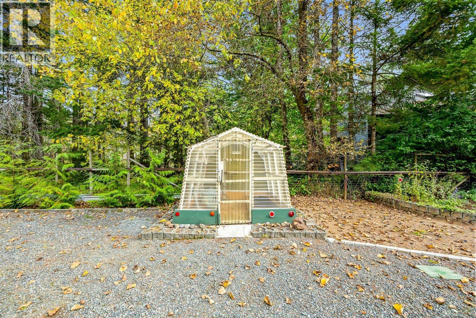 1294 WILLIAMS BEACH Rd — Black Creek, British Columbia - Photo 4 of 68