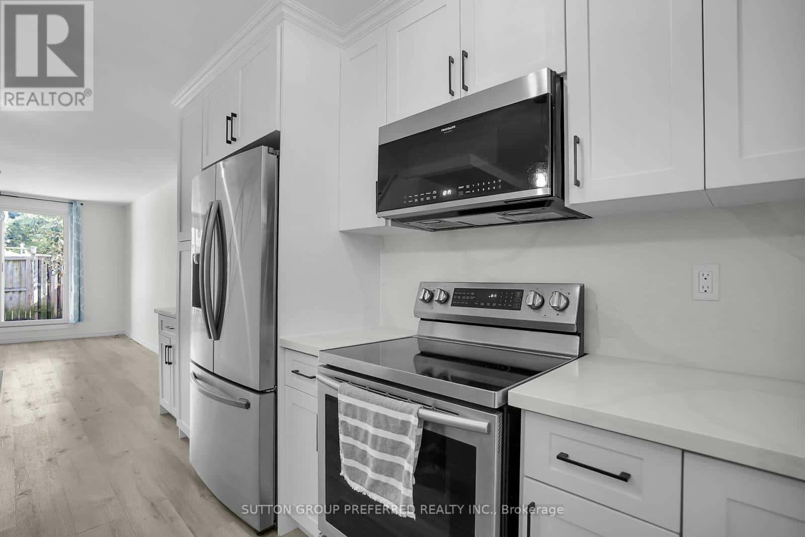 88 - 1919 TRAFALGAR STREET — London East (East I), Ontario - Photo 2 of 22