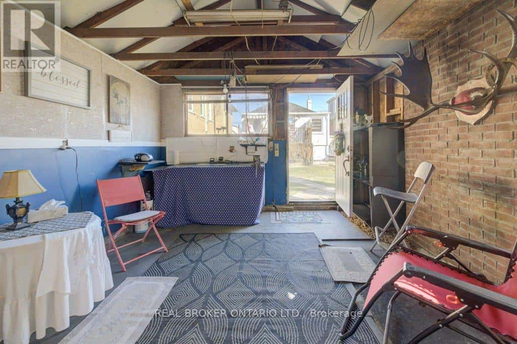 458 UPPER WENTWORTH STREET — Hamilton (Inch Park), Ontario - Photo 2 of 44