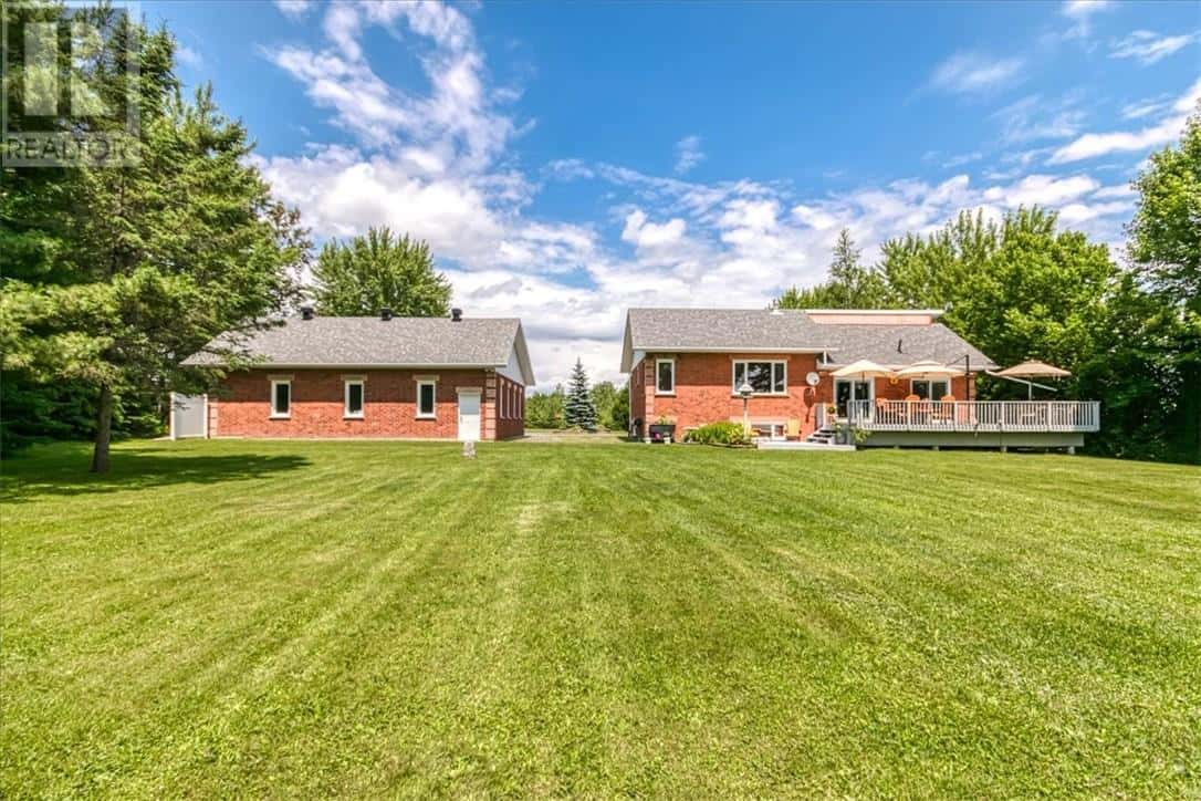 2234 Fire Route P — Azilda, Ontario - Photo 5 of 50