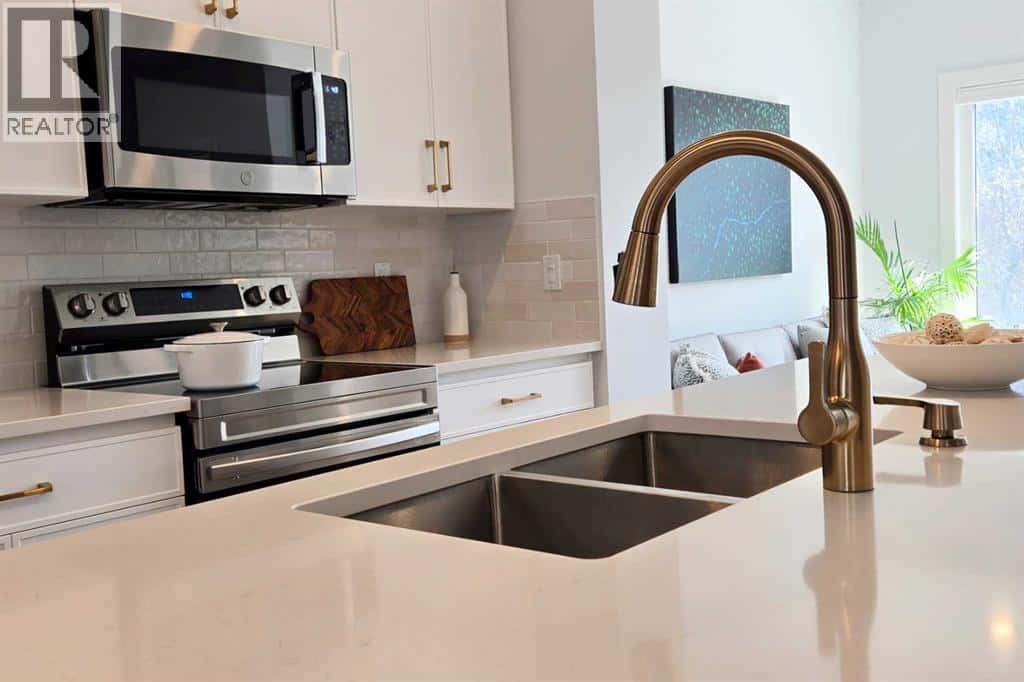 5, 2102 131 Street — Blairmore, Alberta - Photo 5 of 38