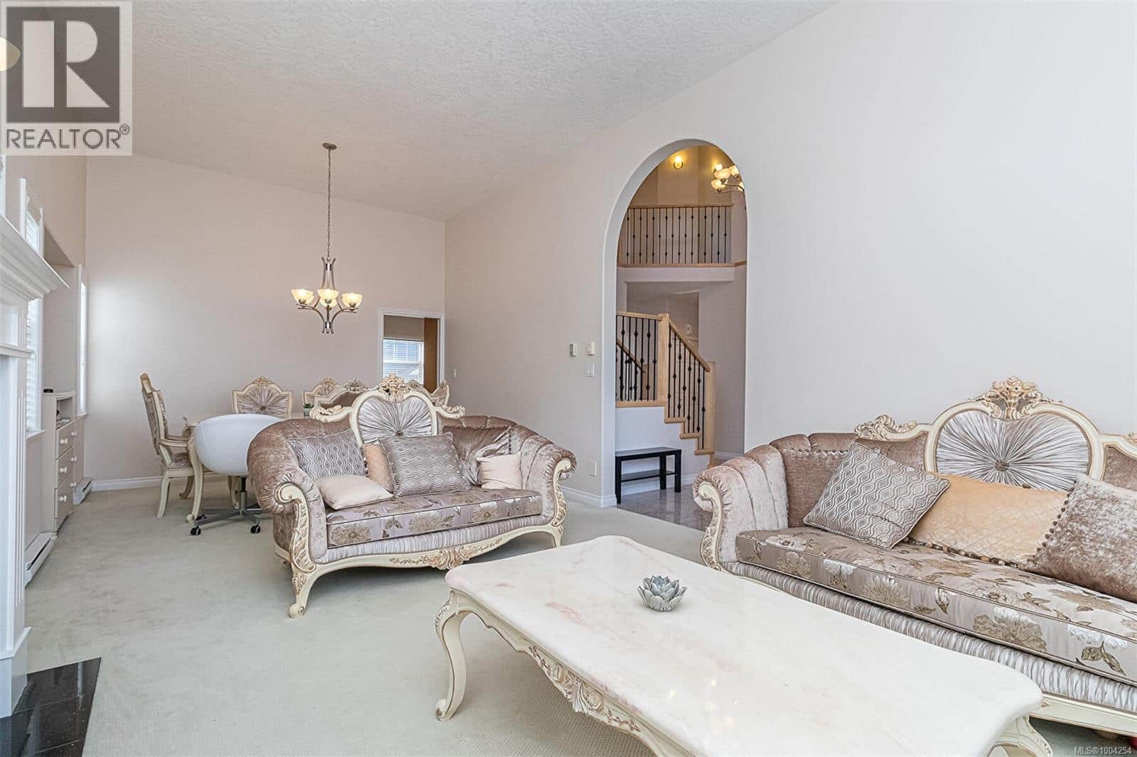 1734 Mamich Cir - Photo 5 of 25, Saanich, British Columbia