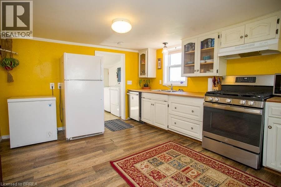 38 QUEEN Street W — St. Williams, Ontario - Main photo