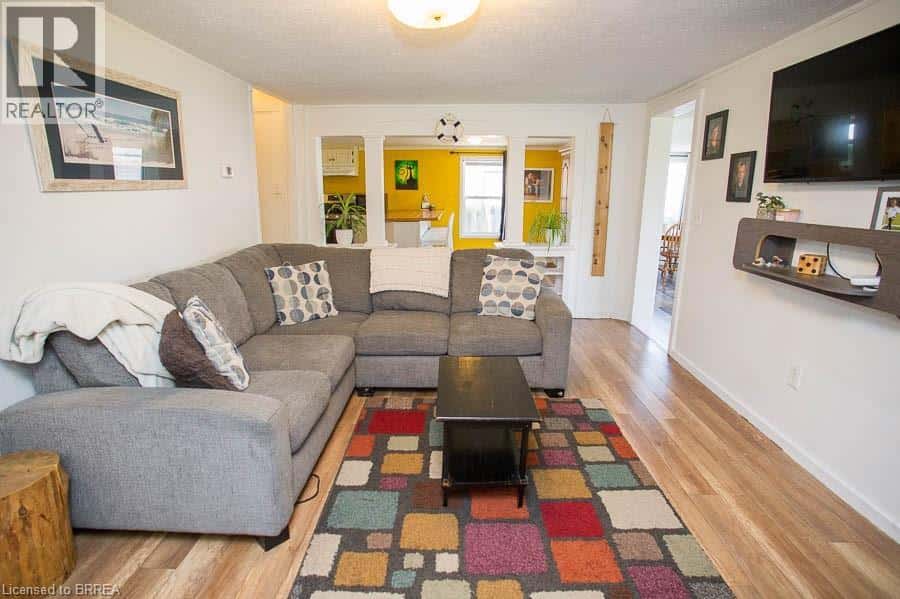 38 QUEEN Street W — St. Williams, Ontario - Photo 3 of 33